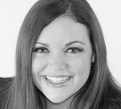 Colleen_Headshot_Edited